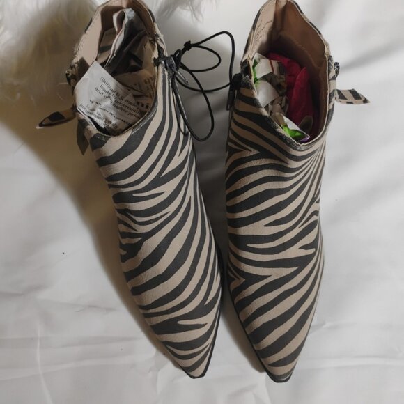 Worthington Zebra Print Ankle Boots Pointed Toe Side Zip NWT Women’s 9 - Picture 3 of 5